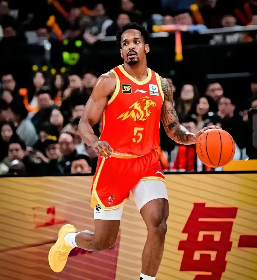 开元棋牌入口-火箭队后卫范弗里特遭遇重伤